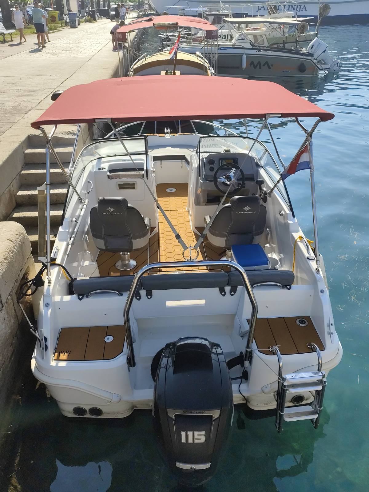 Cap Camarat gliser Makarska