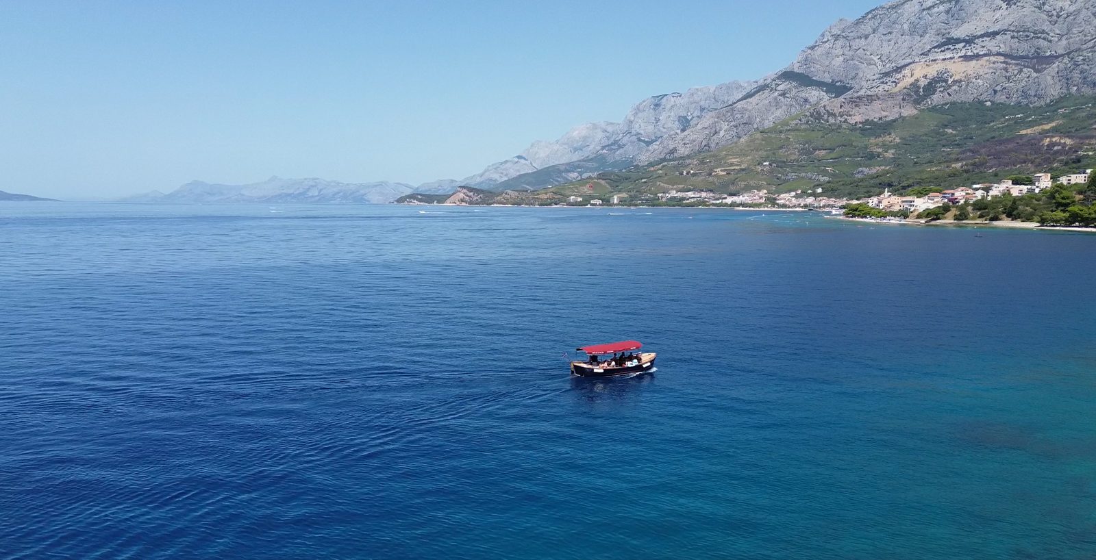 Brod Ogopogo Makarska