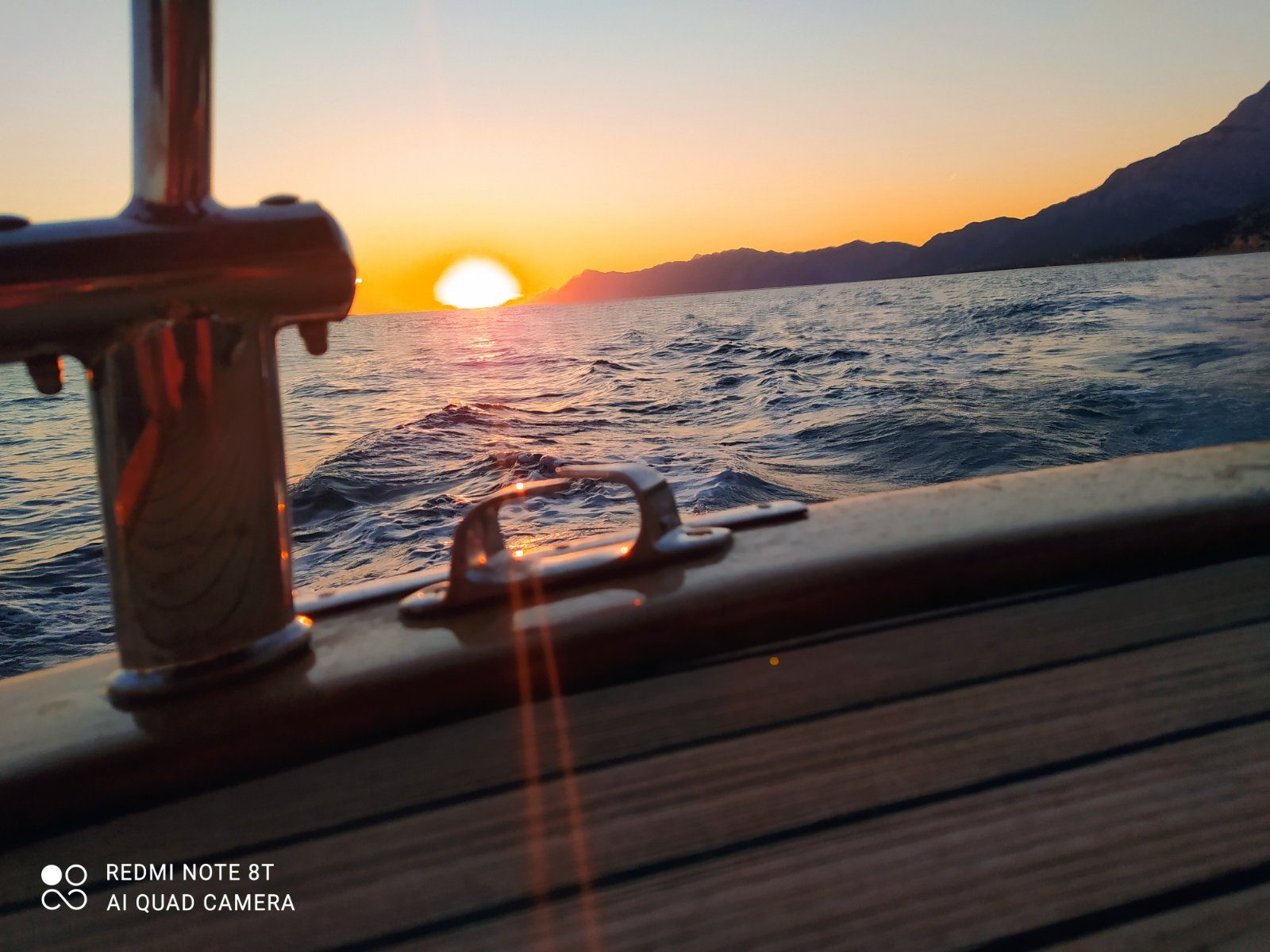 Panorama zalaska sunca Makarska